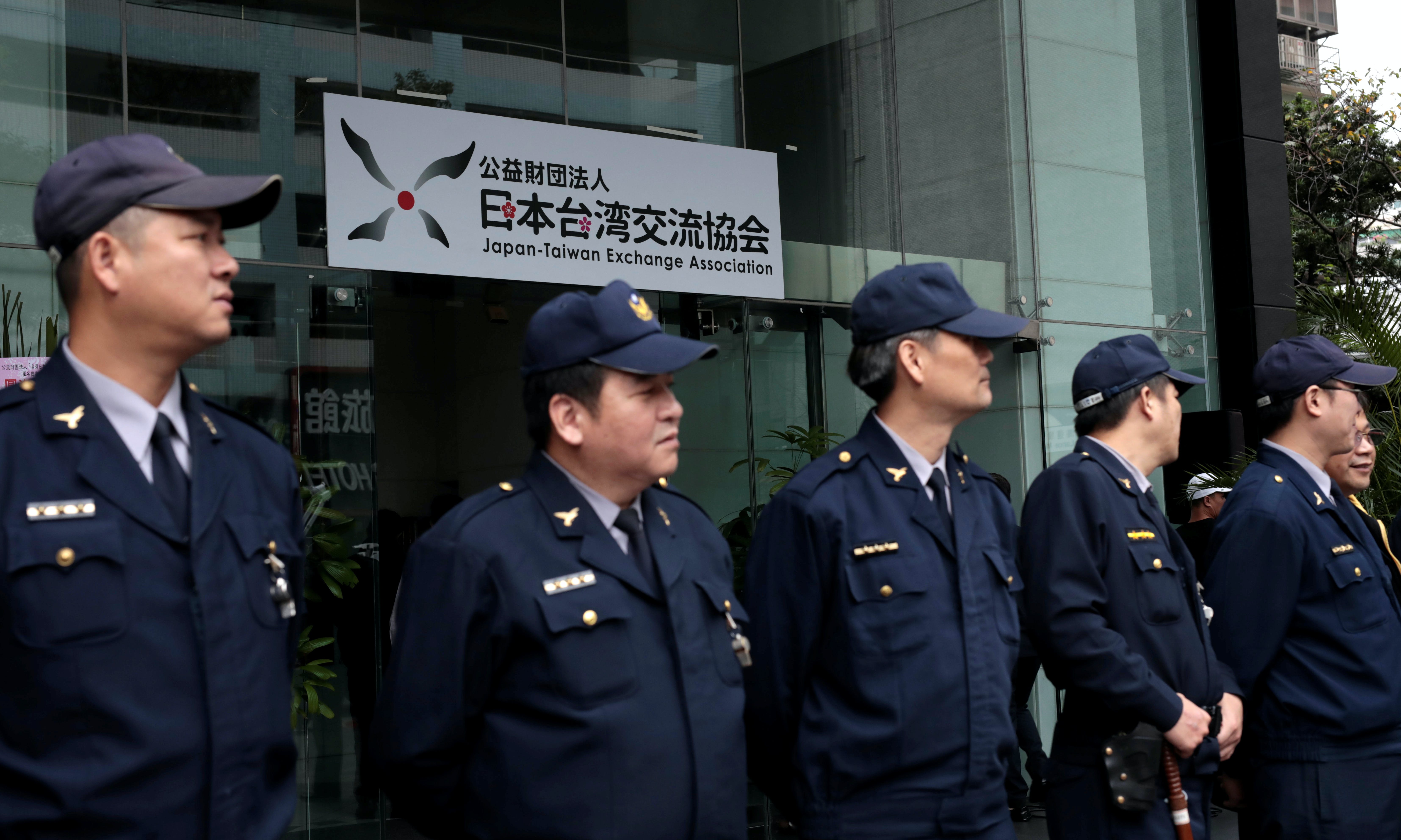 Taiwan News: Pro-China Unification Group Paint Bombs Japan's De Facto Embassy 