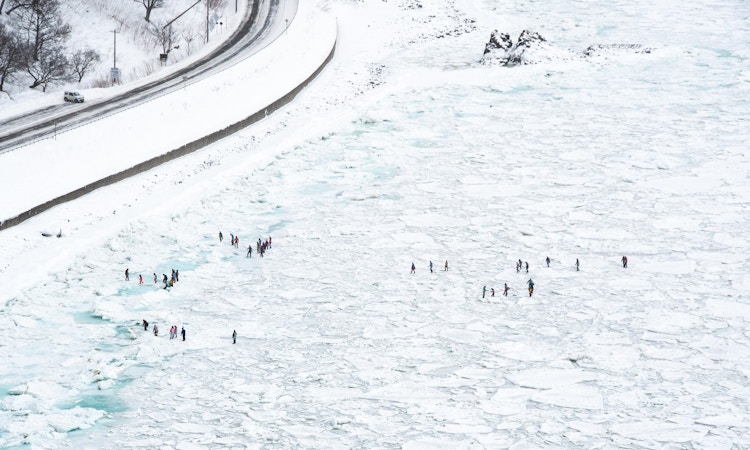 【北海道宇登呂】不只可以看到流冰，還可以摸得到流冰的 #流冰漫步體驗。 - 台灣女子的北海道生活