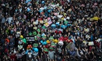 區議會選舉後香港人再上街，民陣發起「國際人權日遊行」稱80萬人參與