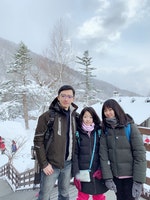 今年1月與兩個女兒在日本新穗高合照