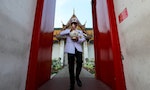 將耗資10億泰銖的第十世王加冕大典，是泰國版「君權神化」的洗禮儀式 