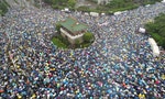台灣「拒絕紅色媒體」遊行人數眾多　林榮基上台高呼「支持台灣、支持香港」