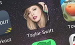 泰勒絲 London, United Kingdom - October 01, 2018: Close-up of the Taylor Swift: The Swift Life™ icon from Glu Games Inc on an iPhone. - 圖片
