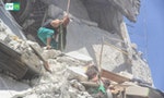 敘利亞空襲至少103平民死亡，「救妹妹的5歲女童」成衝突殘酷寫照