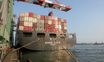 十六歲的海洋課-台灣海運-高雄港的貨櫃船