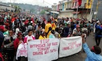 不滿警方稱鬧事學生為「猴子」，印尼西巴布亞省爆發群眾示威