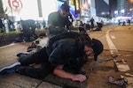 香港反送中仍持續　港警黑衣喬裝執法引議