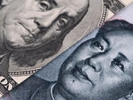 US dollar bill (Ben Franklin) and Chinese yuan banknote (Mao Zedong) close up macro, united states and China money closeup - 圖片