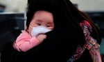 《阿包醫生陪你養寶包》：孩子發燒時，如何判斷是否該給退燒藥？