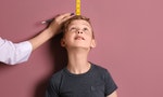 《兒科權威傳授的最高教養法》：父母的身高，是否會影響孩子能長多高？