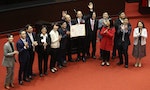 第十屆立委宣誓就職：游錫堃在民眾黨、時力支持下當選「最資淺」院長