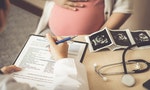 女性與胎兒的「人」「權」之爭：墮胎爭議不僅「正發生」，未來還可能「再發生」