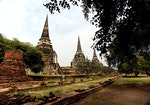 Three_pagodas_Ayutthaya