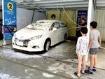 圖二、Agogo自助洗車場加寬車格，讓車友擁有更寬敞的洗車空間