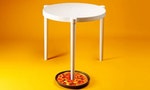 Pizza中間那個三隻腳的小支架，結構上其實是張桌子——Pizza盒的5種獵奇改造
