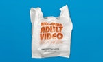 當我塑膠？為了減少塑膠袋使用，這家超市推出了讓人後悔浪費的「羞恥購物袋」