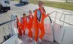 我們的女性空服員不想被認為「性感」：烏克蘭航空公司捨高跟鞋和鉛筆裙、改提供Nike運動鞋和T恤