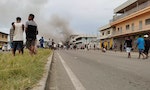 索羅門群島爆大型抗爭、首都唐人街遭縱火，原因跟民眾不滿和中國建交有關