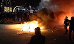 荷蘭民眾街頭暴動抗議封城，現場警車起火，警方鳴槍致2人受傷