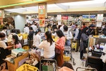 SOGO百貨週年慶  顧客擠滿超市