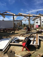 颱風雷伊襲菲律賓 施亞高島民房屋頂遭掀翻