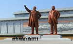 金正日 金日成 北韓 PYONGYANG, NORTH KOREA (DPRK) -August 28, 2019: Mansu Hill Grand monument, Kim Il-Sung and Kim Jong-Il Bronze Statues.