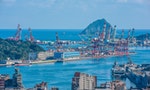 台灣坐落在東亞第一島鏈核心位置，基隆港具有商業與國防雙重價值
