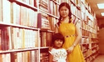 左起：夏琳與當時在文統書店工作之少女。（夏琳提供）
