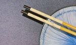 李明璁《物裡學》：筷子比任何一種餐具更近似手指的擬物、或者延伸