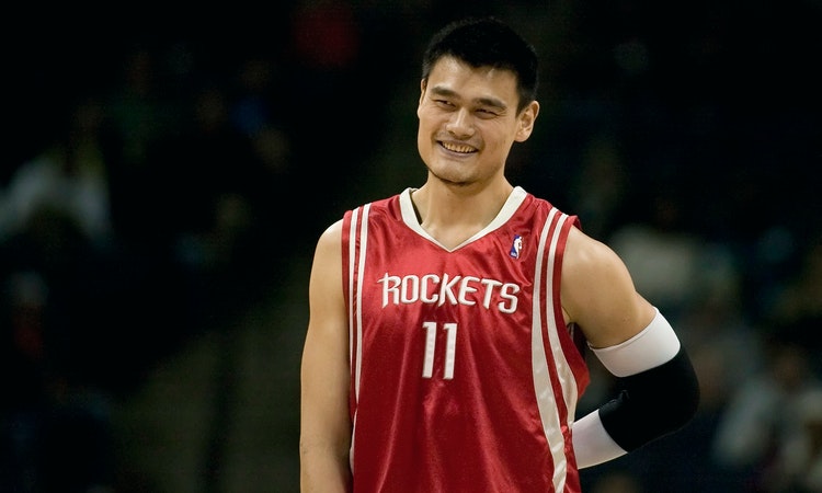 「移動長城」姚明：亞洲籃球員的巔峰，近代火箭隊史最重要的人物
