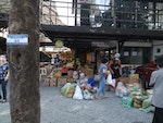 菲律賓女創業家創立社區食櫥　志工整理物資