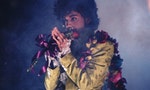 穿越Prince的迷幻紫雨：在華麗的演出背後，他始終進行著自己與世界的精神鬥爭