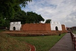 1082px-Pom_Phet_fortress,_Ayutthaya_01
