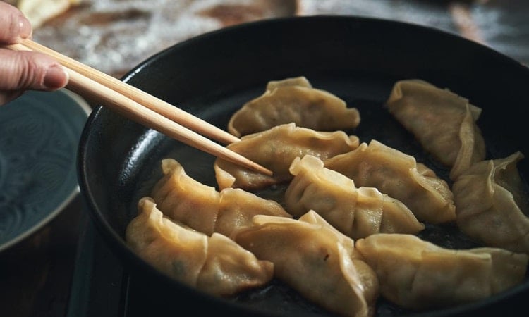 [問卦] 日本人為什麼不吃水餃 是不是沒有沾醬?