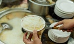 清澈湯頭搭配多種黑白切：在東門市場低調飄香50年的「羅媽媽米粉湯」