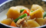 來自異國的咖哩與馬鈴薯燉肉，如何成為日本國民心目中的家庭料理代表？