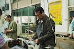 台北双喜電影提供《一家子兒咕咕叫》游安順飾演不得志賽鴿訓練師
