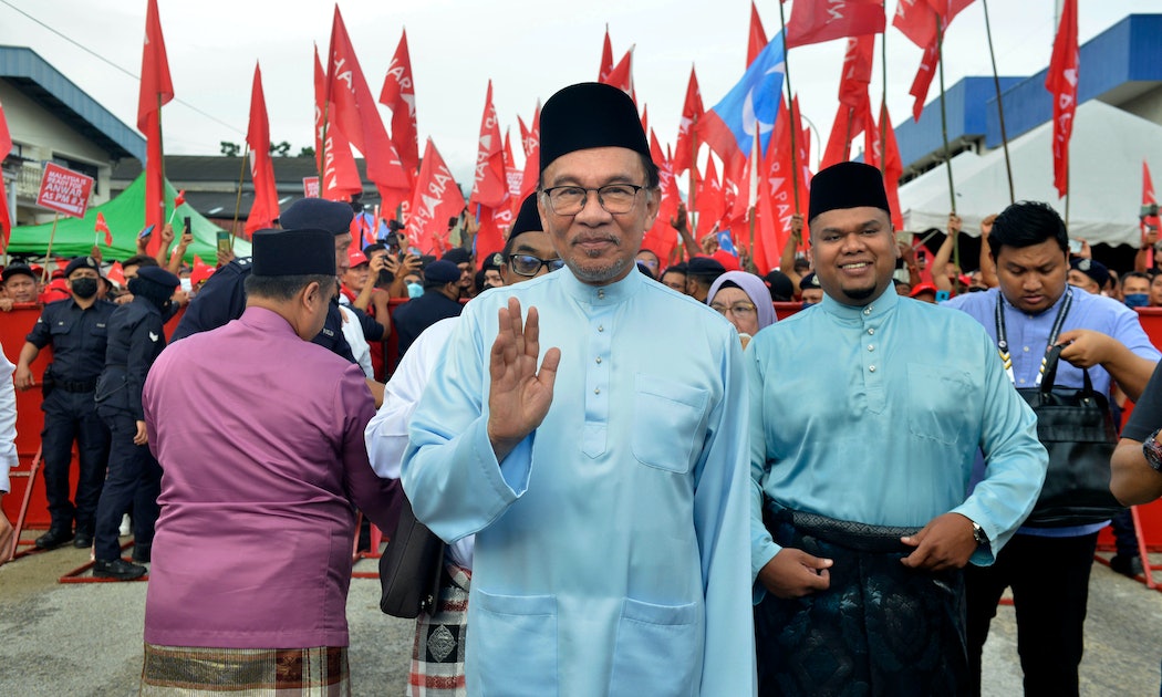 2022馬來西亞全國大選：各政黨聯盟摩拳擦掌，民調預測將無陣營可單獨執政 – The News Lens 關鍵評論網