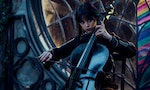 Netflix影集《星期三》爆紅主角珍娜奧特嘉真的會拉大提琴嗎？她拉的曲子好耳熟是哪一首？