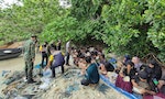 羅興亞難民船印度外海擱淺逾上百人受困，緬甸當局逮捕人口販運集團成員