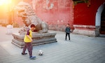 中國民間龐大的世界盃地下賭盤與疫情同樣延燒，民眾忙下注、警方忙抓人