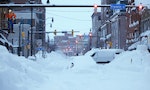 45年來最嚴重！世紀暴風雪侵襲美國近50人喪命，拜登致電紐約州長提供援助