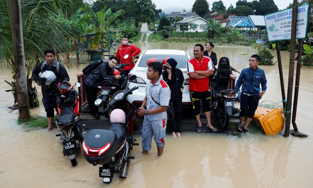 馬來西亞季風降雨致部分地區災情嚴重，超過6萬人流離失所、已知5人死亡 – The News Lens 關鍵評論網