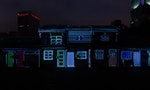 在迷人的城市夜晚，《南村有光》用燈光藝術，讓四四南村的老建築成為永續畫布