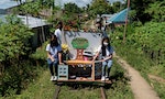 每週開車三次：行駛在火車軌道上的「推車學校」，協助因疫情而失學的菲律賓孩童