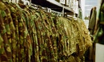 本屬於時裝界「小眾」的英軍軍服，為何得到愈來愈多品牌和設計師的青睞？