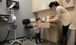 莫德納向美國FDA遞交6歲以下兒童疫苗EUA，醫療長：「一旦獲准，對小小孩來說是好事一樁」
