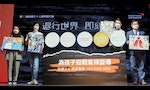 台灣世界展望會會長李紹齡(左2)、極限馬拉松好手陳彥博(右1)、美國HYDY水瓶