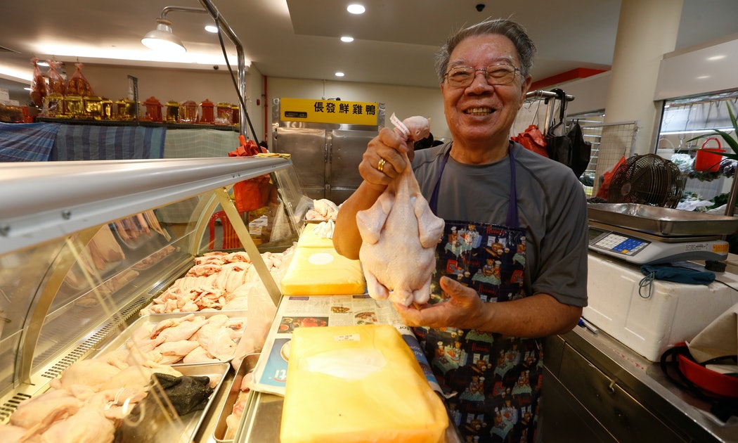 馬來西亞鬧「雞荒」，禁出口令衝擊新加坡雞肉攤販與餐飲業 – The News Lens 關鍵評論網