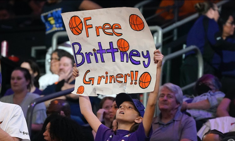 球星Brittney Griner遭俄羅斯不法拘禁逾百日，美國女籃協會發起「#WeAreBG」，多位NBA球星連署響應